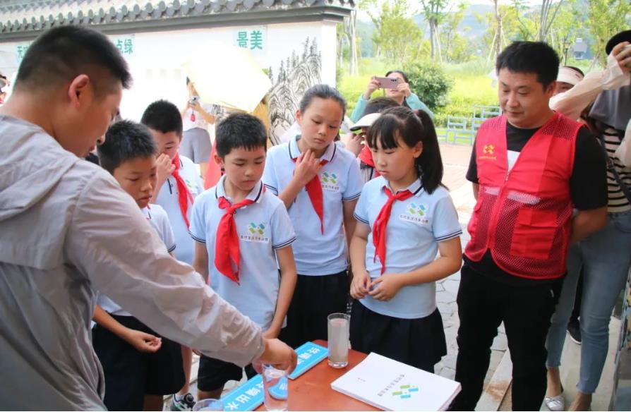 “爭當(dāng)亞運(yùn)小河長”青少年志愿者巡河護(hù)家園活動在我司施工項(xiàng)目現(xiàn)場進(jìn)行